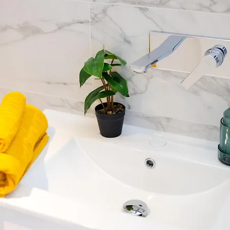 Lägenhet Magnolia - Luxury With Rooftop & Pool