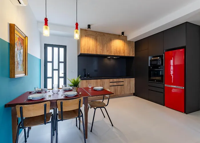 Magnolia - Luxury With Rooftop & Pool